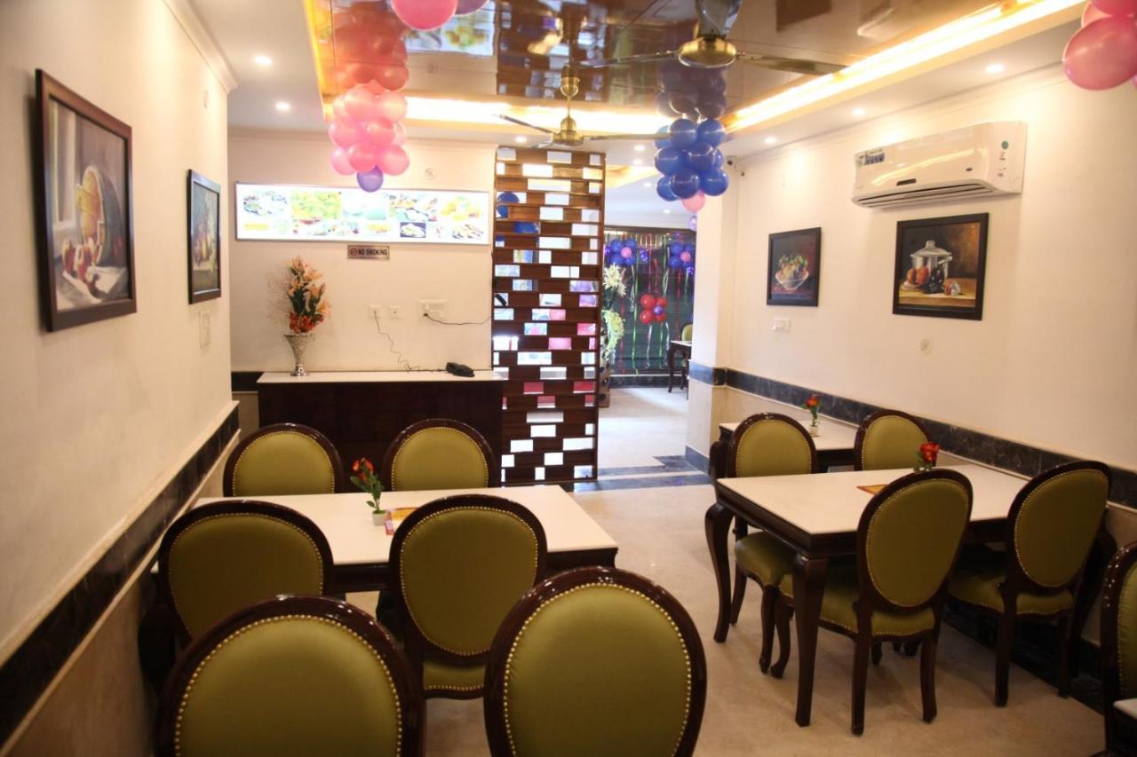 Hotel Dev Residency วรินดาวัน ภายนอก รูปภาพ