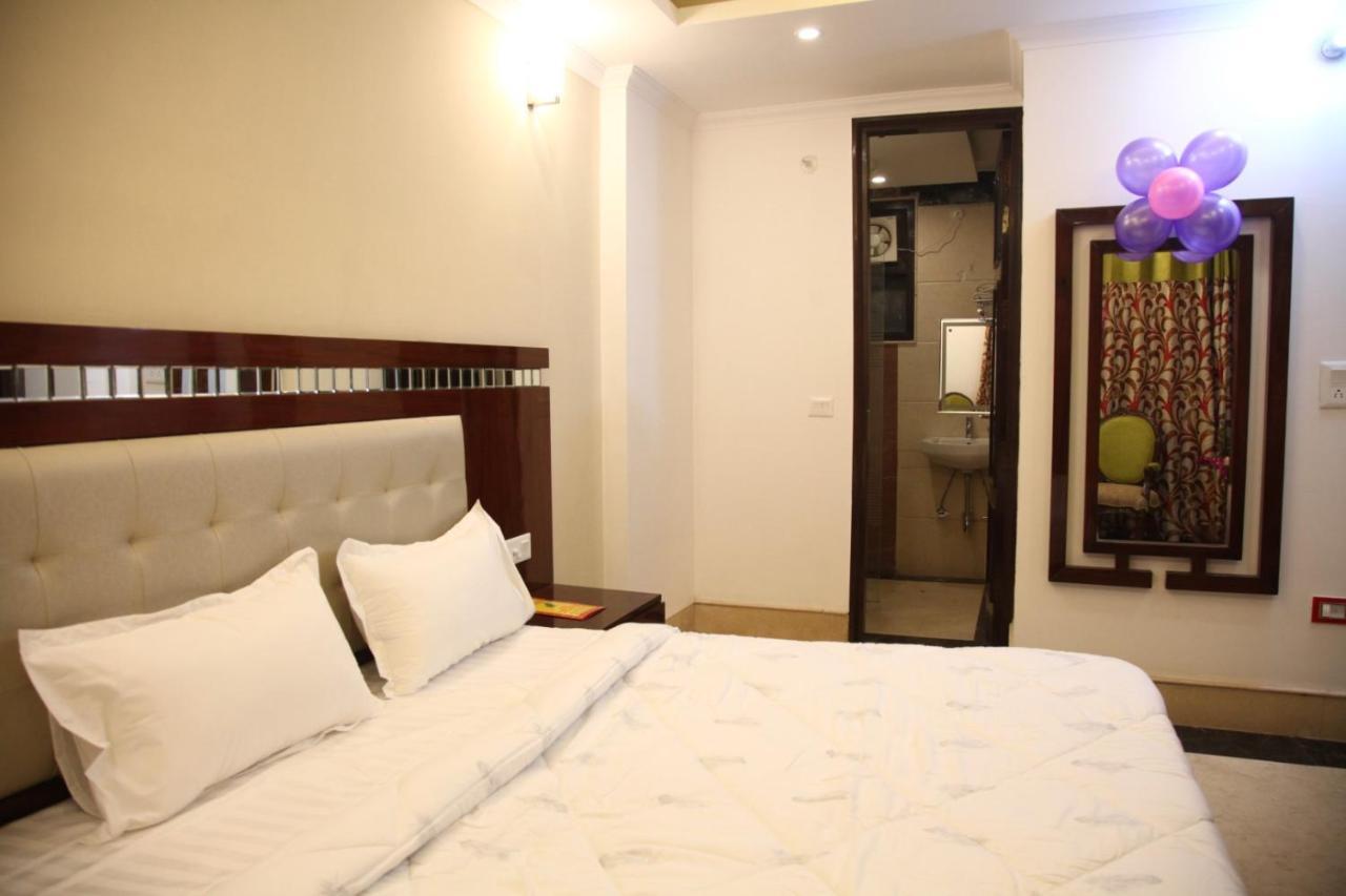 Hotel Dev Residency วรินดาวัน ภายนอก รูปภาพ